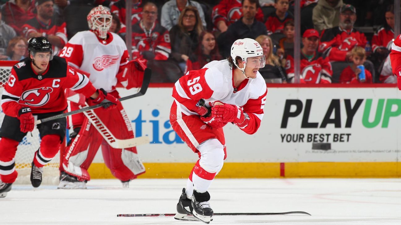 Red Wings' Tyler Bertuzzi to miss six weeks following hand surgery