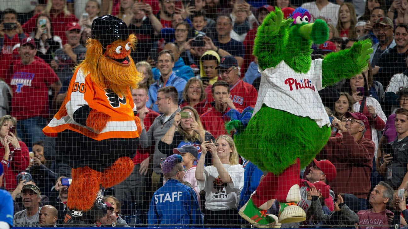 Election 2022: Gritty and the Phanatic help get more Philly voters  registered - WHYY - WHYY