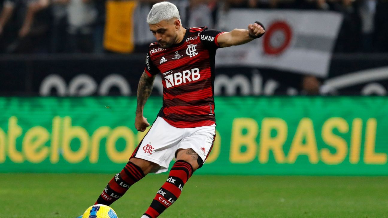 Santos e Cássio disputam prêmio de melhor goleiro da Copa do Brasil