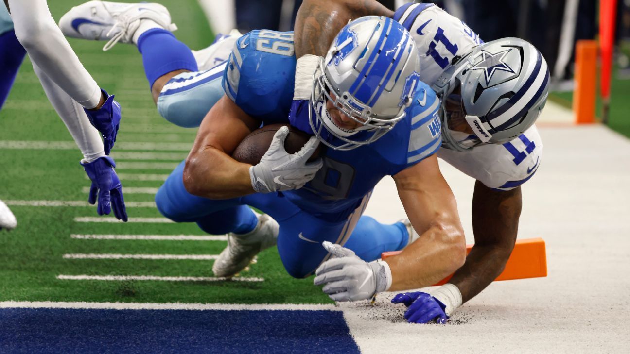 Dallas Cowboys linebacker Micah Parsons (11) is seen during an NFL football  game against the New York Giants, Thursday, Nov. 24, 2022, in Arlington,  Texas. Dallas won 28-20. (AP Photo/Brandon Wade Stock Photo - Alamy