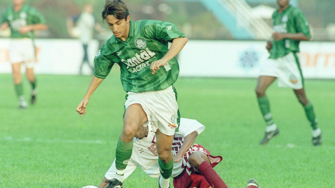 🟢⚪️ Há 16 anos (19/08/1998), o Nacional recebia o Palmeiras no Centen