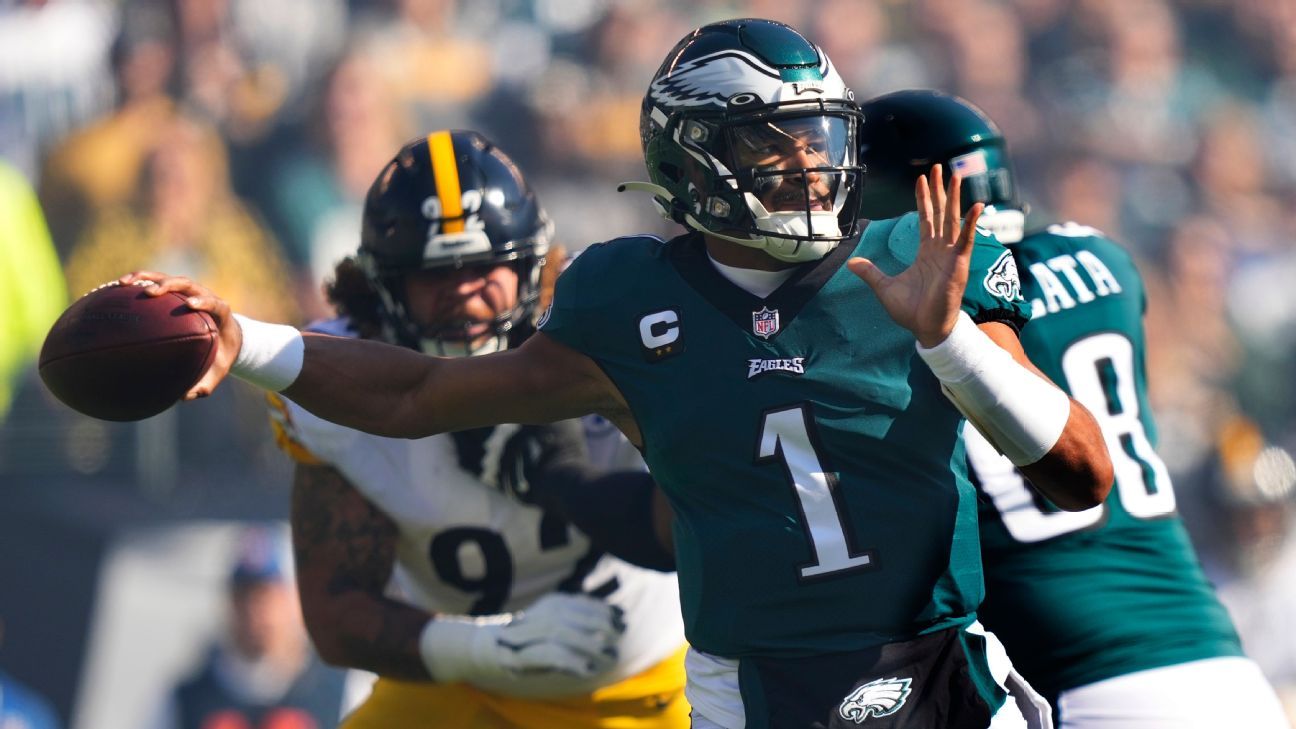 Eagles' Jalen Hurts connects with A.J. Brown on three first-half touchdown passes