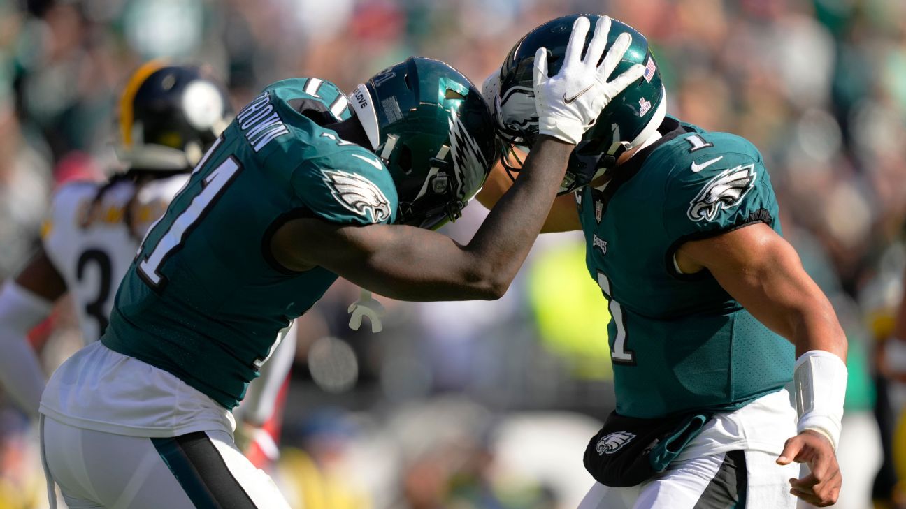 Hurts has 3 TD passes plus TD run, Eagles beat Titans 35-10 - WHYY