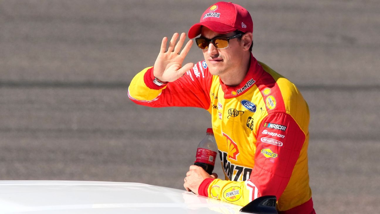 NASCAR fined Logano for wearing webbed glove