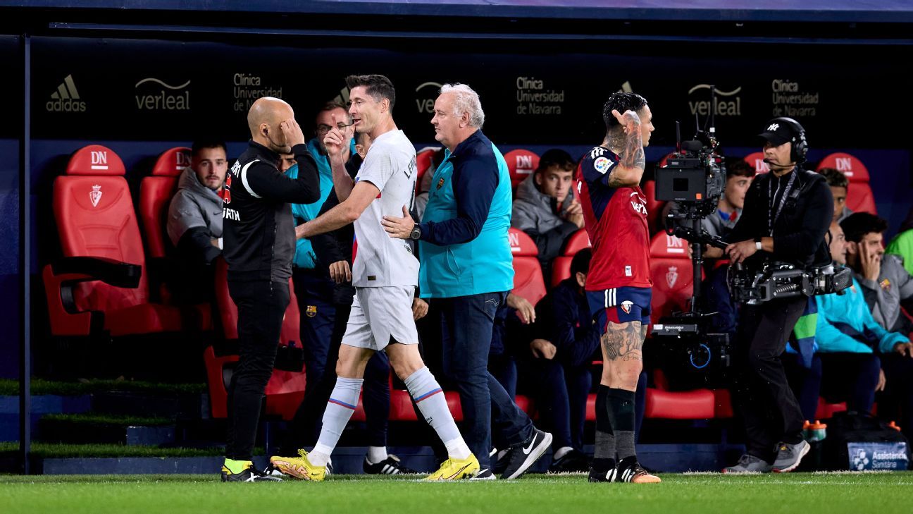 Pamplona, Spain. 11th May, 2021. The referee gives a yellow card to Budimir  during the Spanish La Liga Santander match between CA Osasuna and Cádiz CF  at the Sadar stadium.(Finale Score; CA