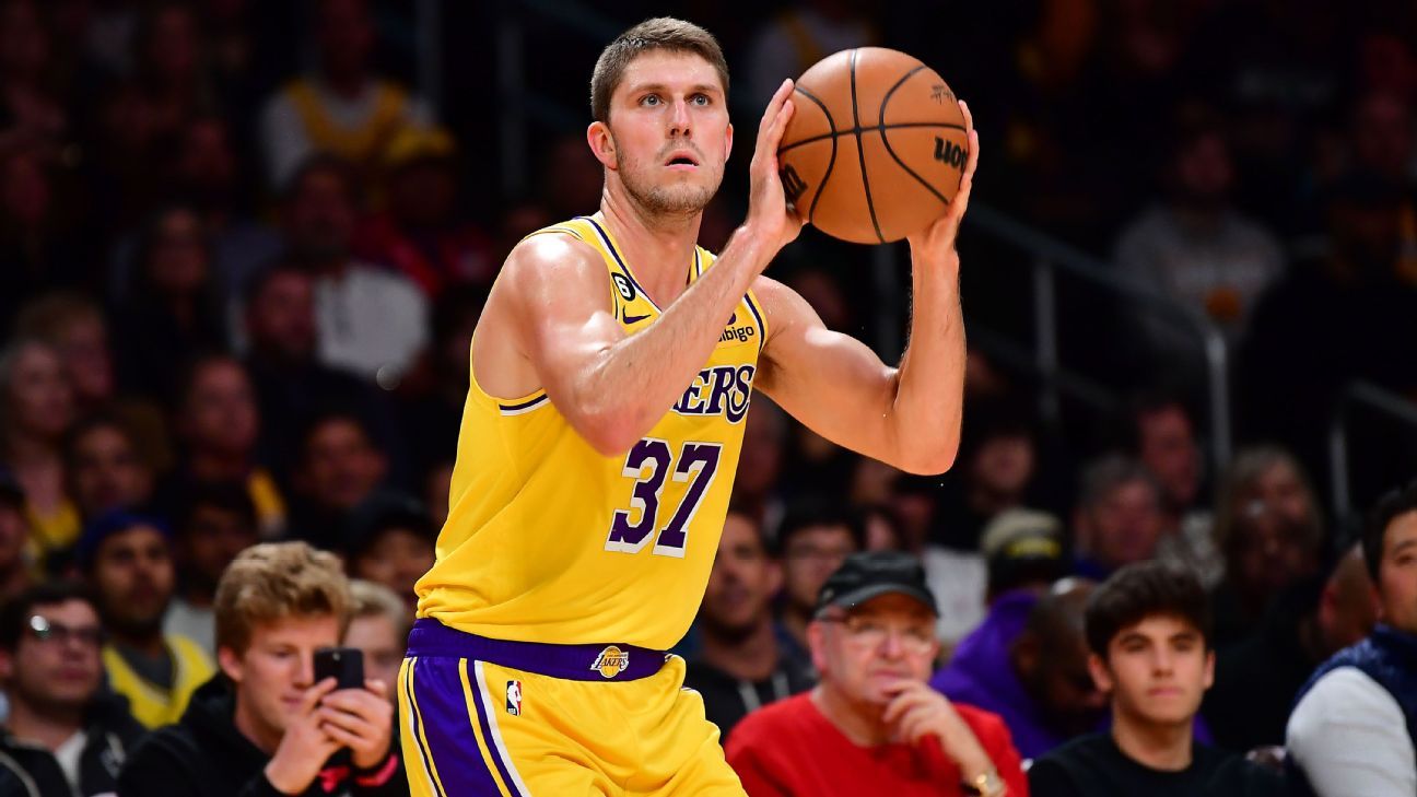 From DoorDash driver to Lakers' sharpshooter, Matt Ryan is making a name for him..