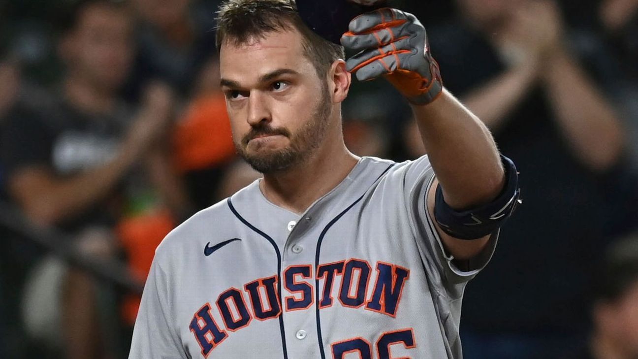 Houston Astros fans heartbroken by team declining Trey Mancini's