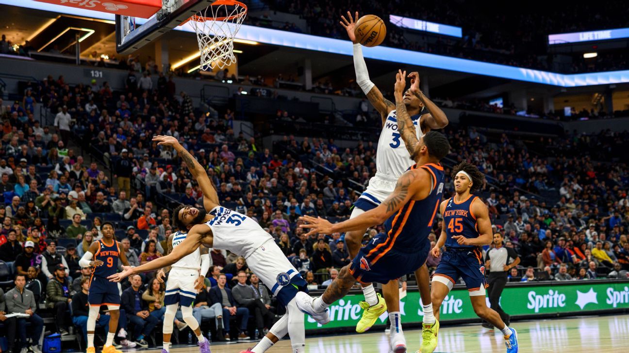 Knicks' Jarrett Jack unleashes worst full court heave of all-time