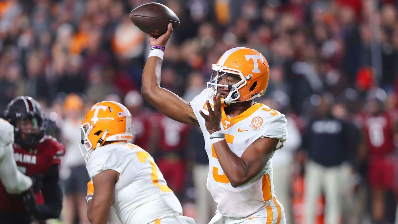 Tennessee football star Hendon Hooker suffers torn ACL in stunning loss to  South Carolina