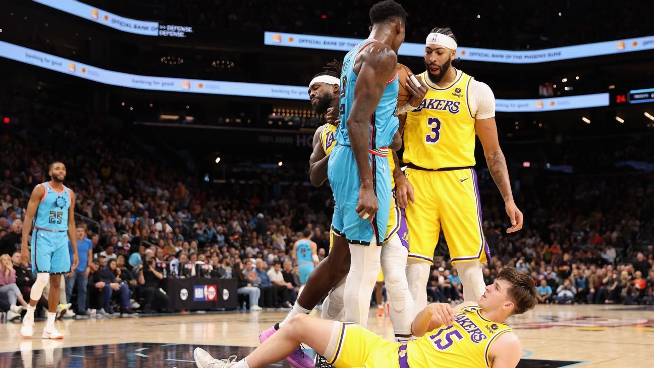 Lakers' Patrick Beverley ejected for shoving Suns' Deandre Ayton