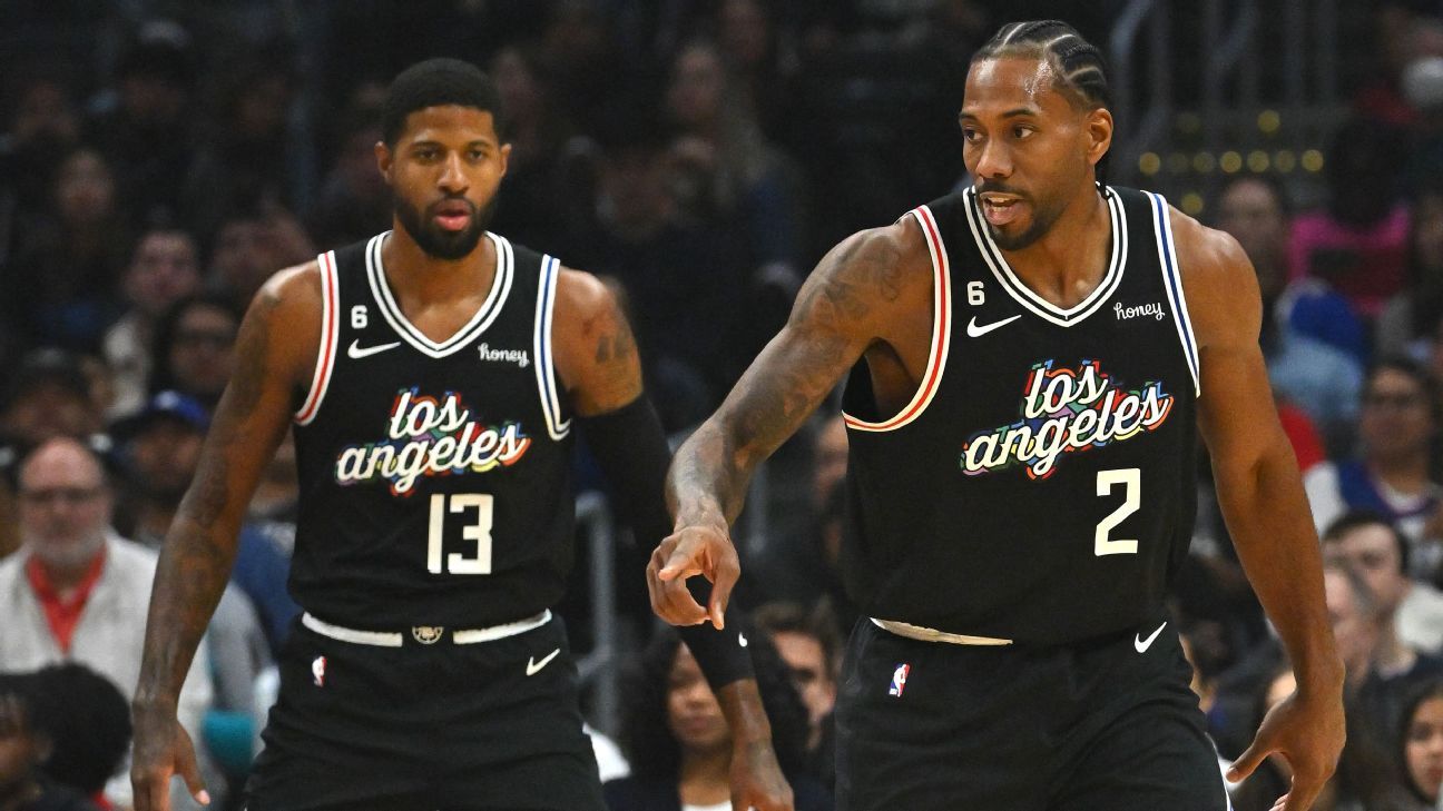 Los Angeles, United States. 28th Feb, 2023. Los Angeles Clippers forward Paul  George (R) drives past Minnesota Timberwolves forward Jaden McDaniels (L)  during an NBA game. Timberwolves 108:101 Clippers (Photo by Ringo