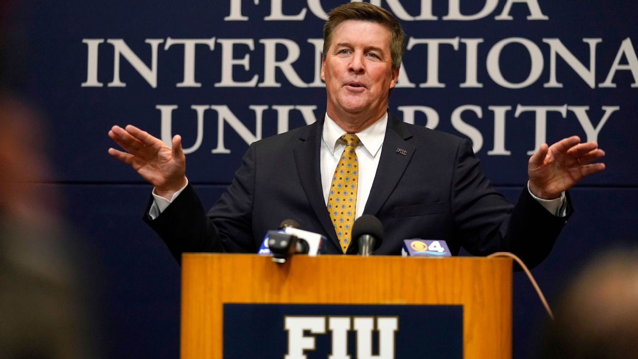 FIU extends coach Mike MacIntyre through 2027 season ESPN