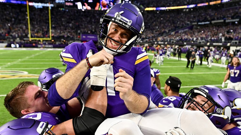 Vikings clinch NFC North after record 33-point comeback win - ESPN