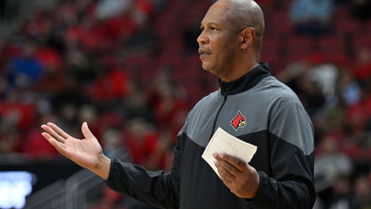 Louisville memecat pelatih hoop putra Kenny Payne, memulai pencarian