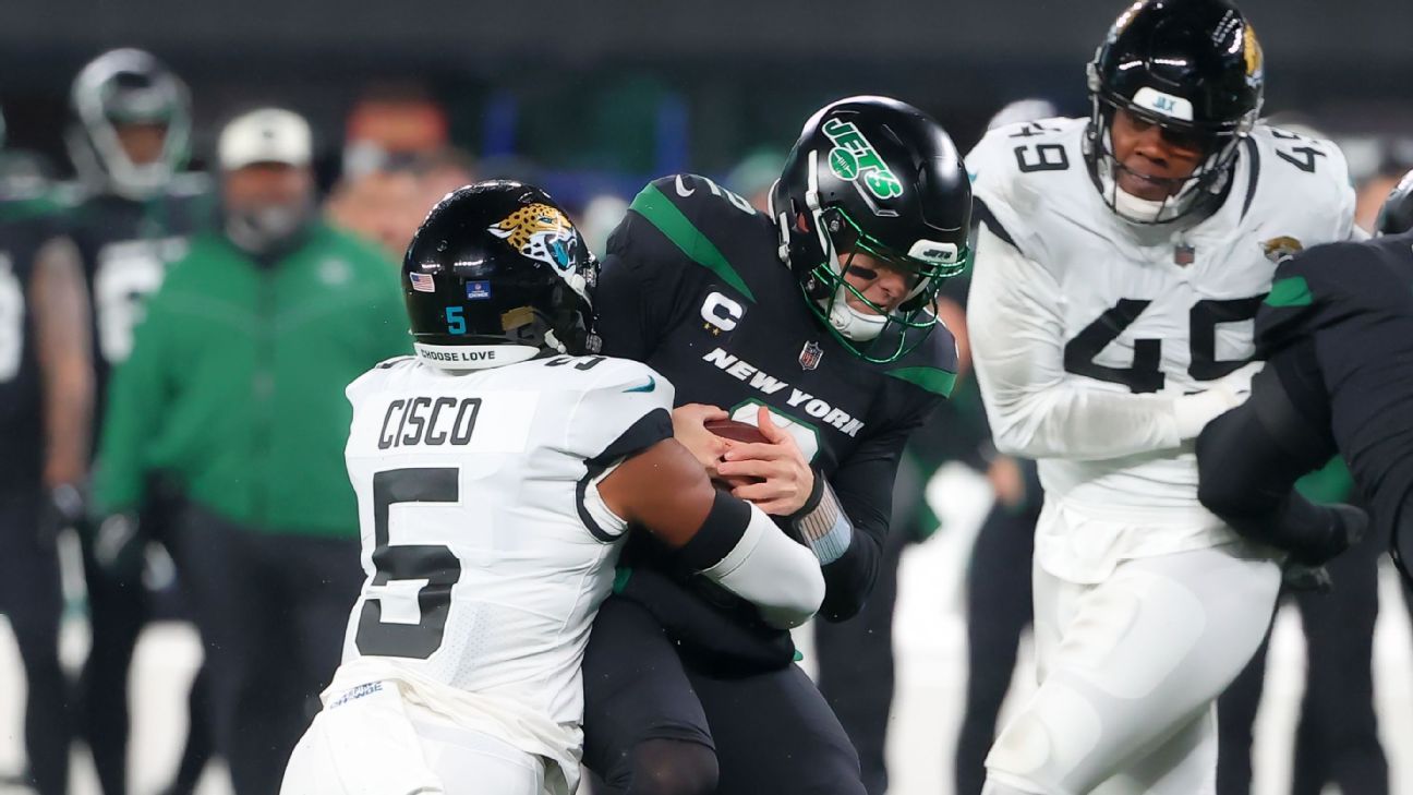Jaguars boost playoff hopes behind smothering defense