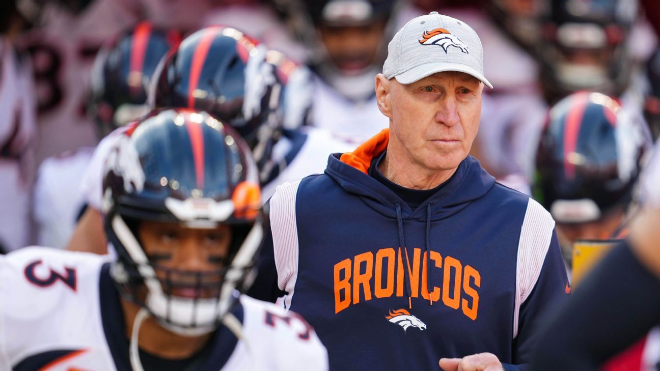 Denver Broncos head coach Jerry Rosburg against the Los Angeles