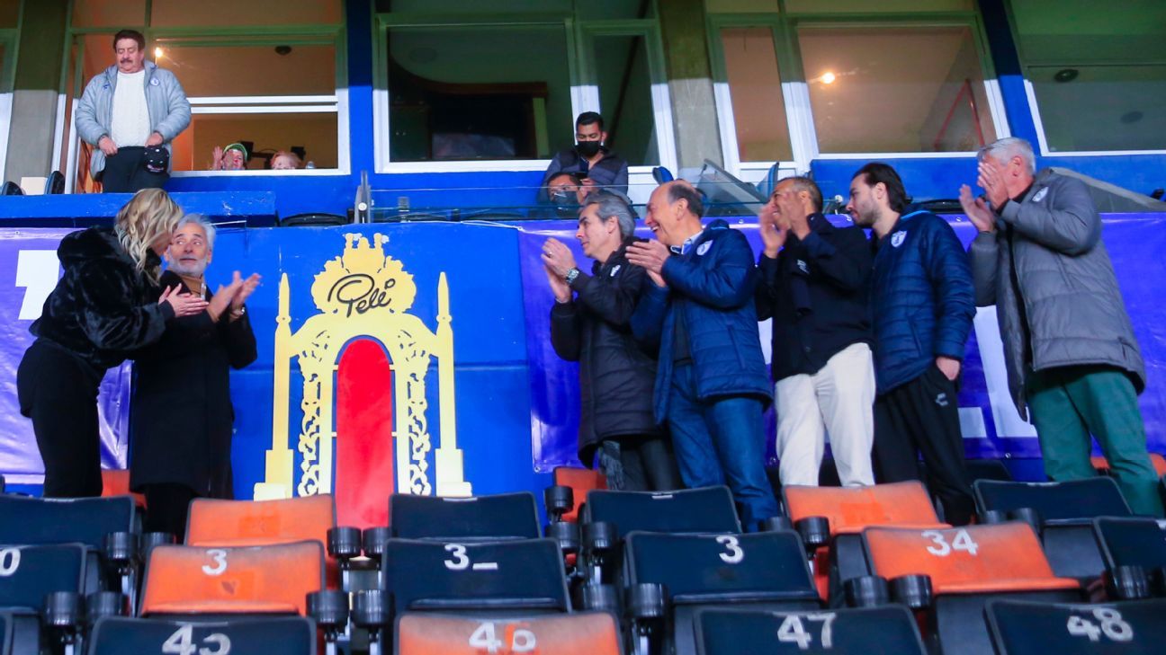 El vigente campeón mexicano instala el trono permanente en el estadio y rinde emotivo homenaje a Pelé;  Ver detalles