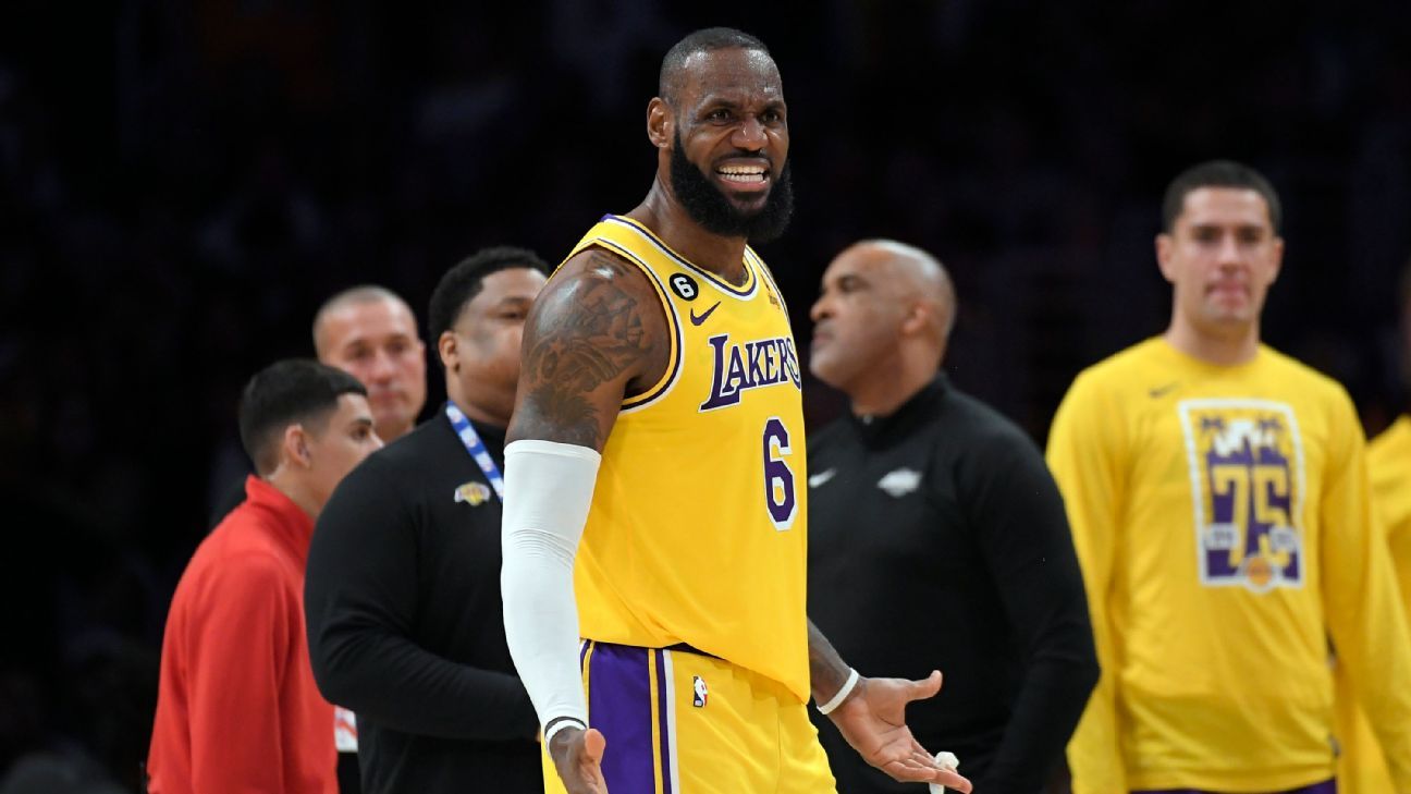 Watch: A frustrated Luka Doncic rips his jersey during Mavericks' game vs.  Lakers