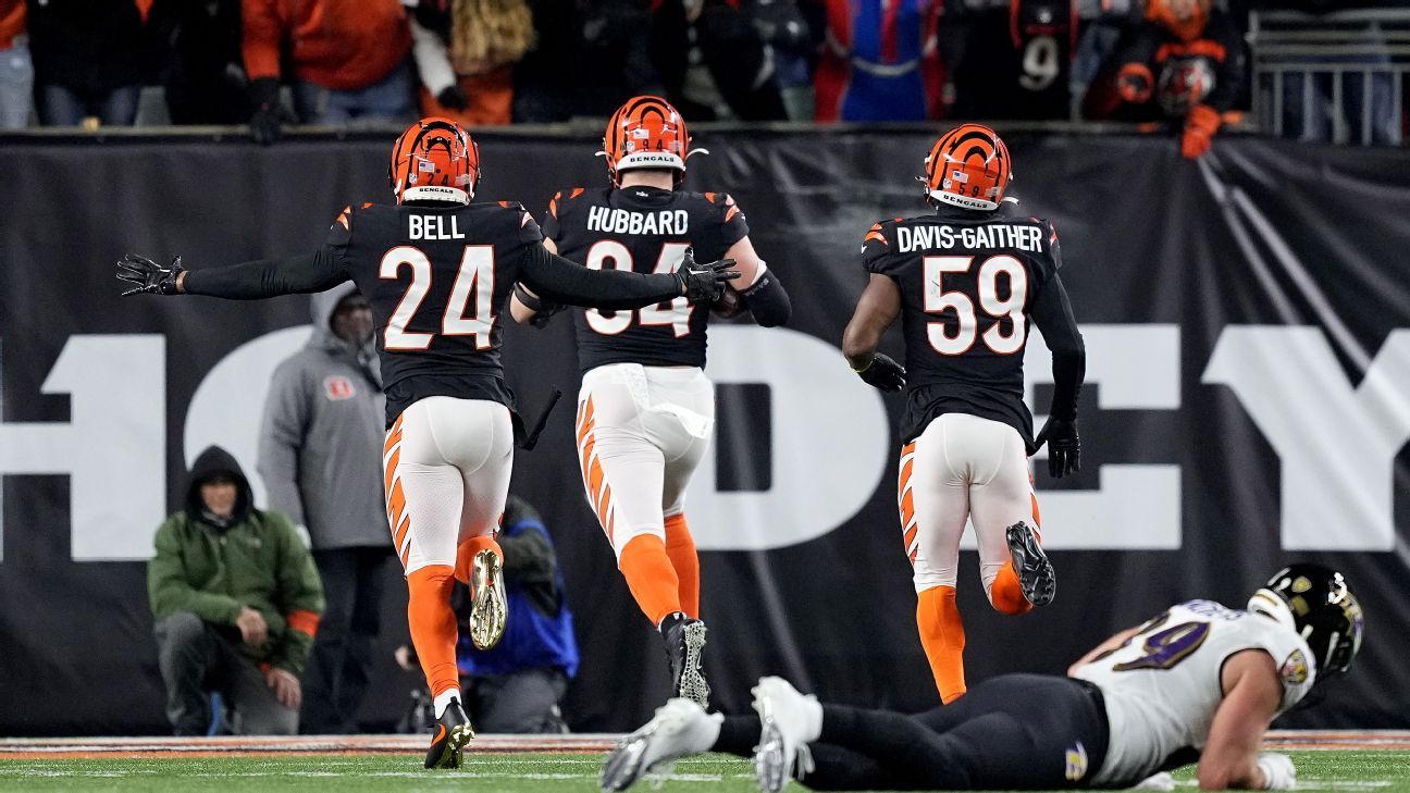 Sam Hubbard of the Bengals catches a gurgle for a 98-yard TD