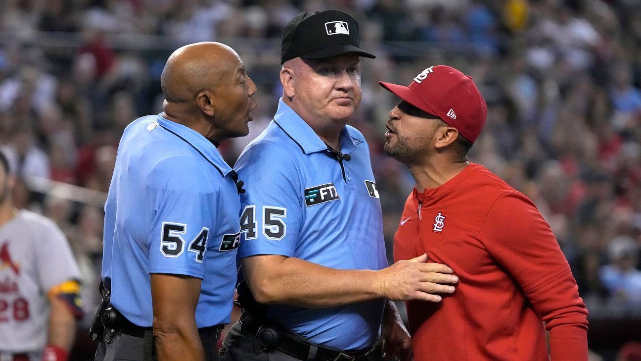 MLB looks into exchange between Marmol, ump