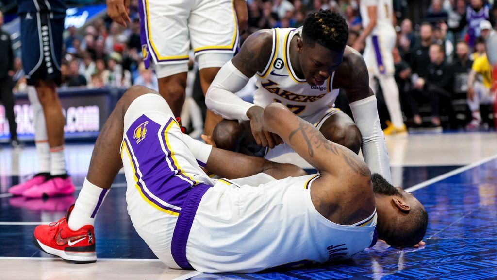 LeBron James exits Lakers' loss due to sore leg