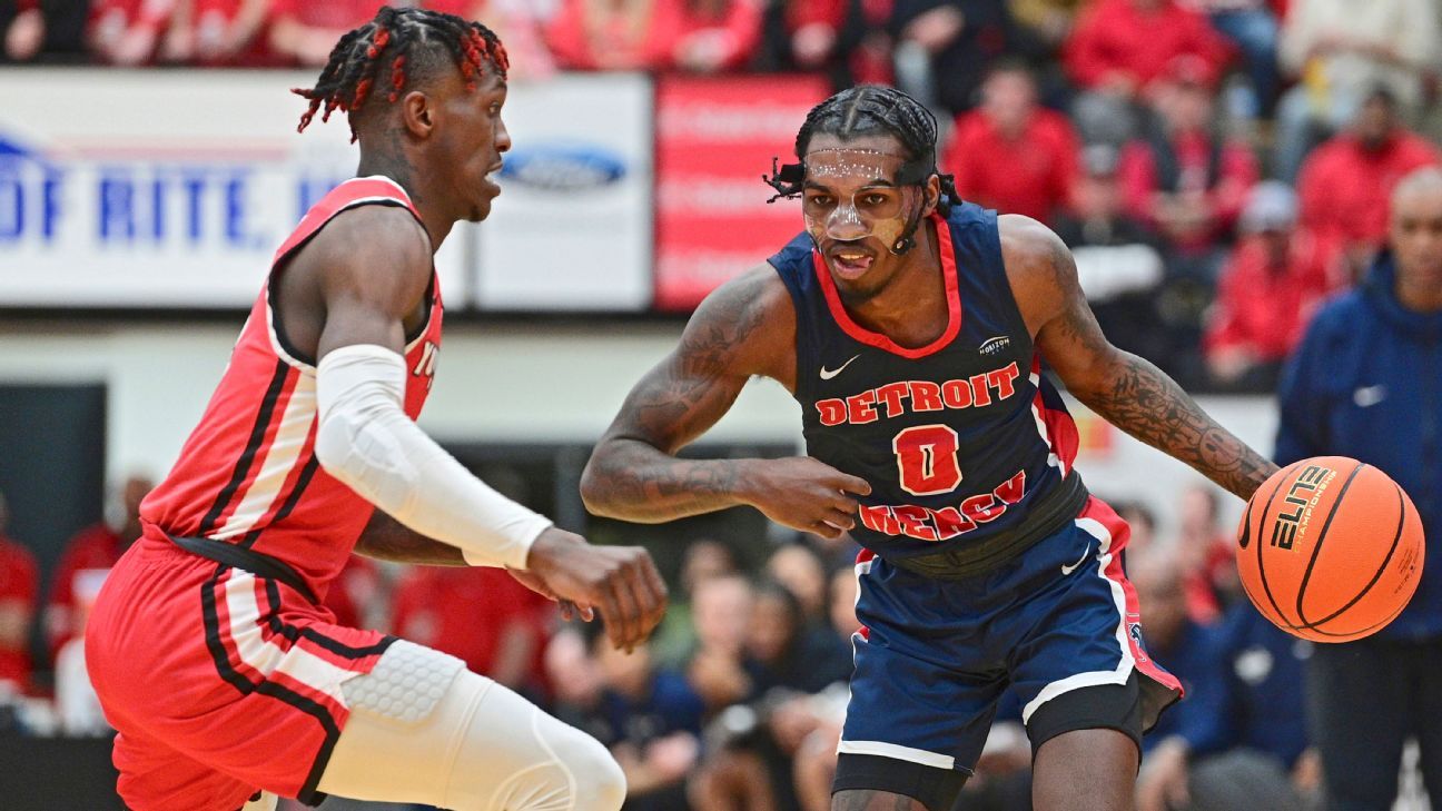 Antoine Davis van Detroit Mercy is 3 verlegen voor de prestatie van Pete Maravich