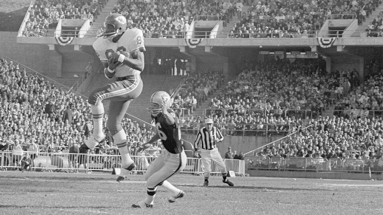 Otis Taylor, Super Bowl champion and Chiefs legend, dead at 80