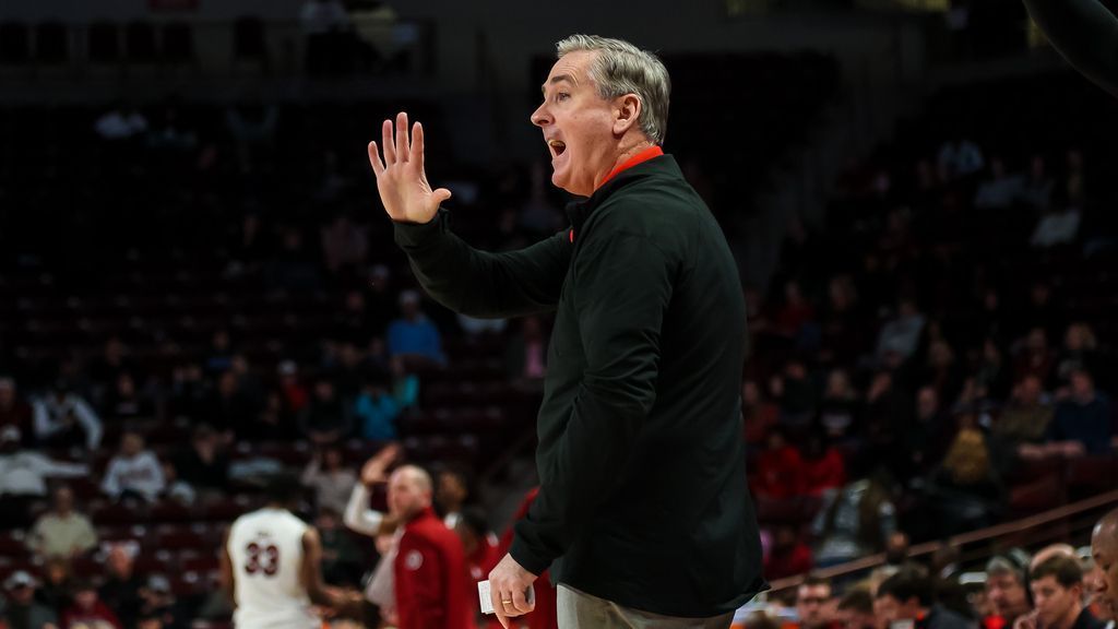 Rick Stansbury resigns as Western Kentucky coach after 7 seasons