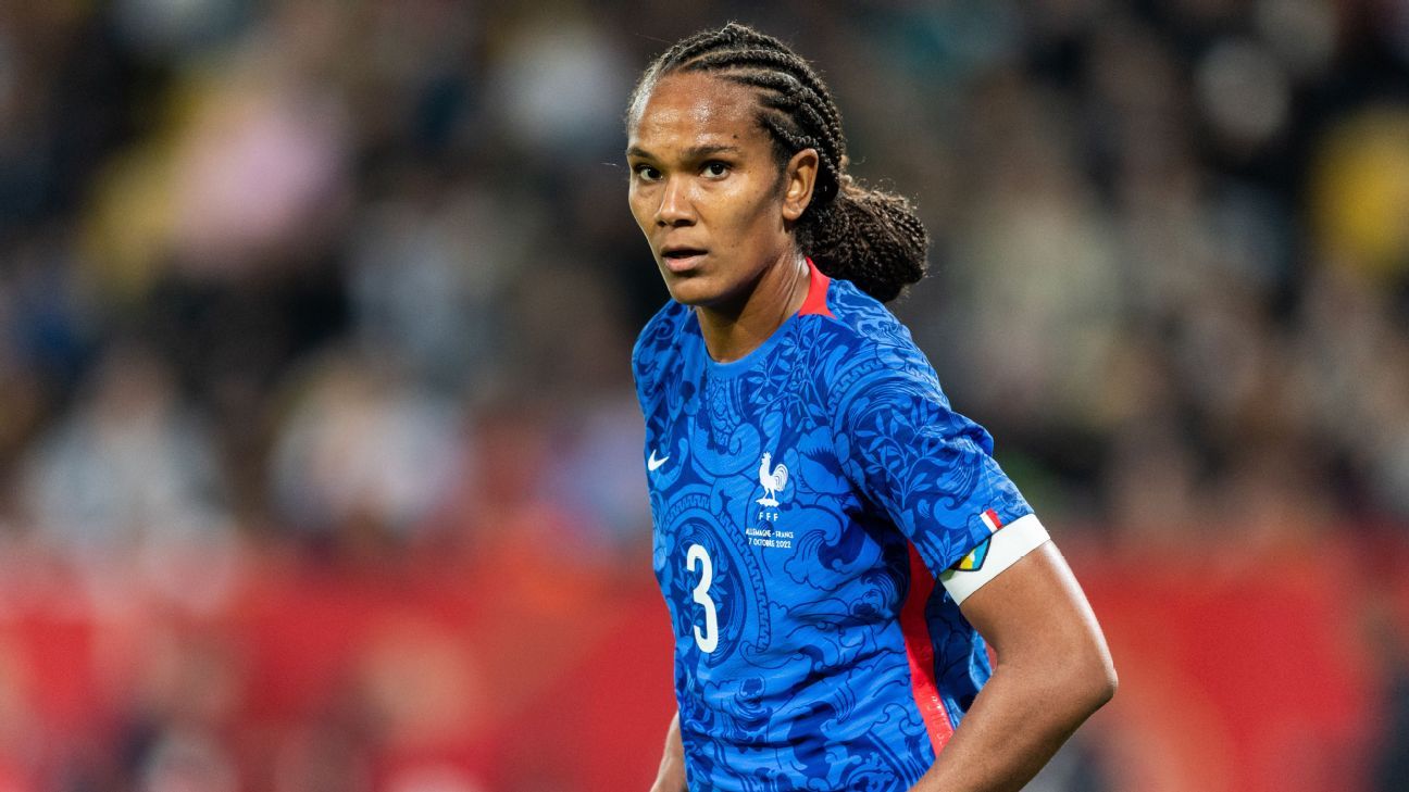 La capitaine de l’équipe de France Wendie Renard est prête à revenir après le limogeage de Corinne Diacre