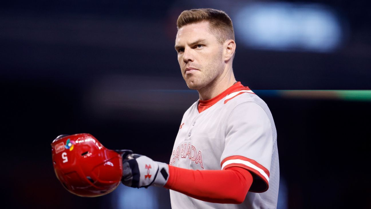 Freeman exits WBC game with tight hamstring