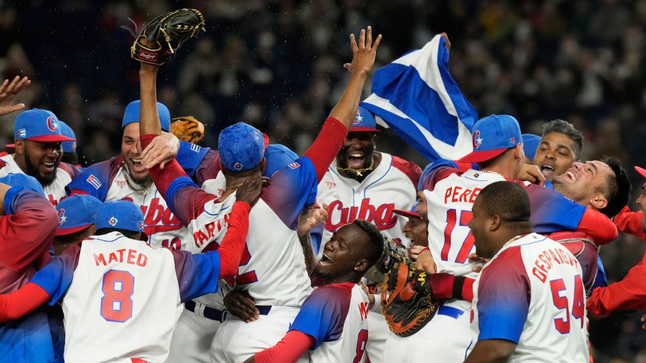 Cuba defeats Panama for first World Baseball Classic win