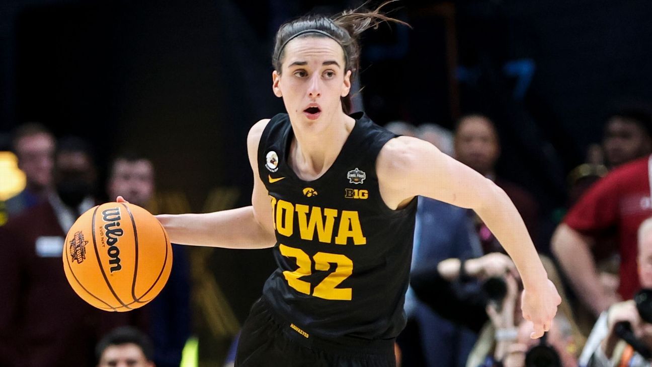 Iowa's Caitlin Clark wins Wooden Award as best player - ESPN