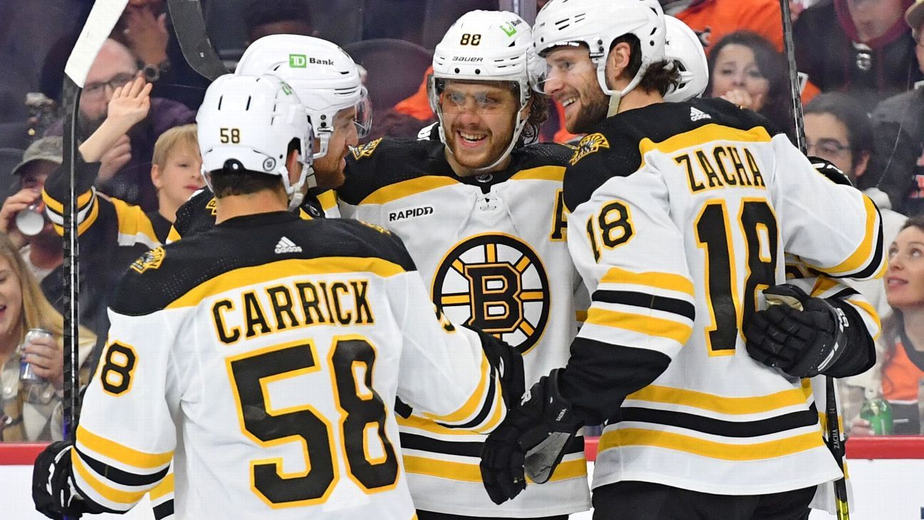 The Boston Bruins have broken the NHL single-season wins and