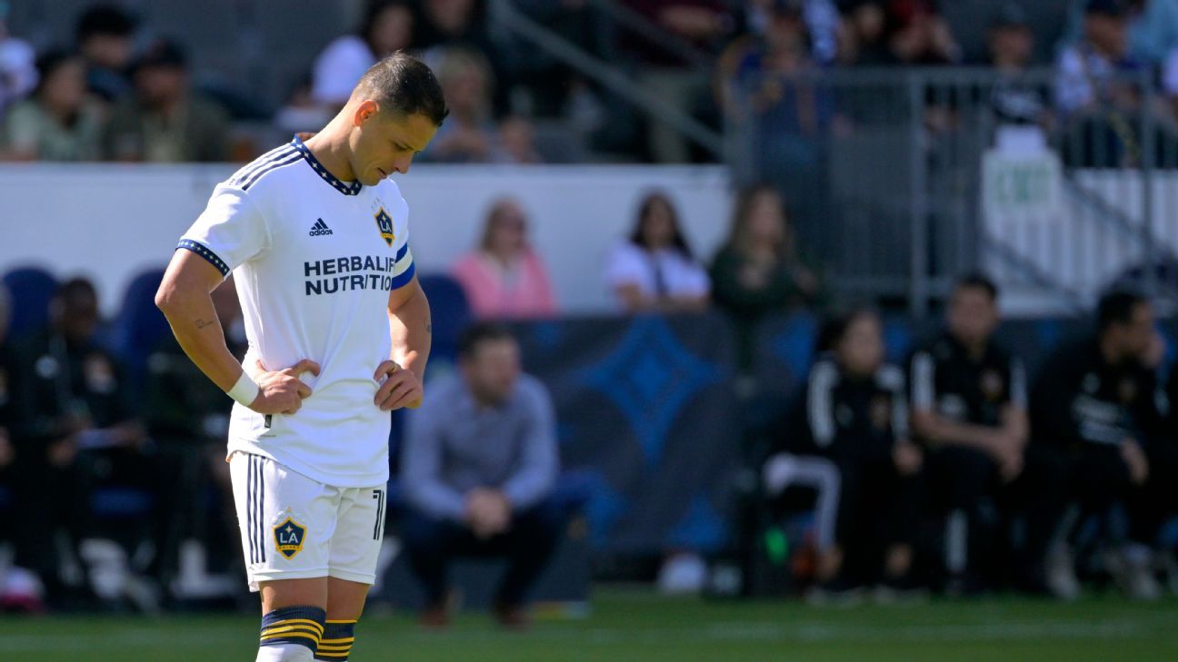 Javier 'Chicharito' Hernandez sent off in third consecutive LA Galaxy loss  - AS USA