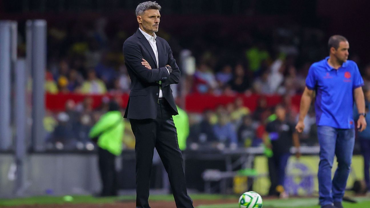 Fernando Ortiz resigned from the US after being sent off against Chivas