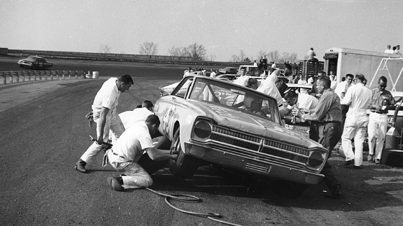 North Wilkesboro’s petite pit lane shows how far crew safety has come Auto Recent