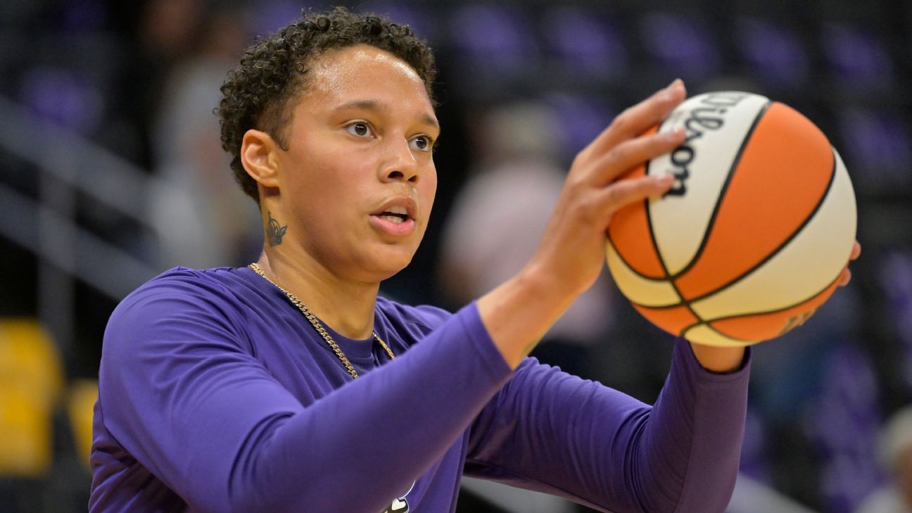 Los Angeles Sparks leave the court before national anthem