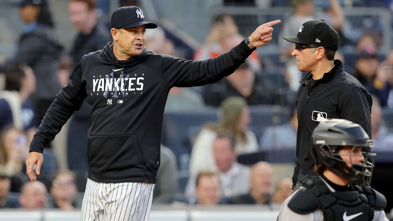 Yankees manager Aaron Boone ejected