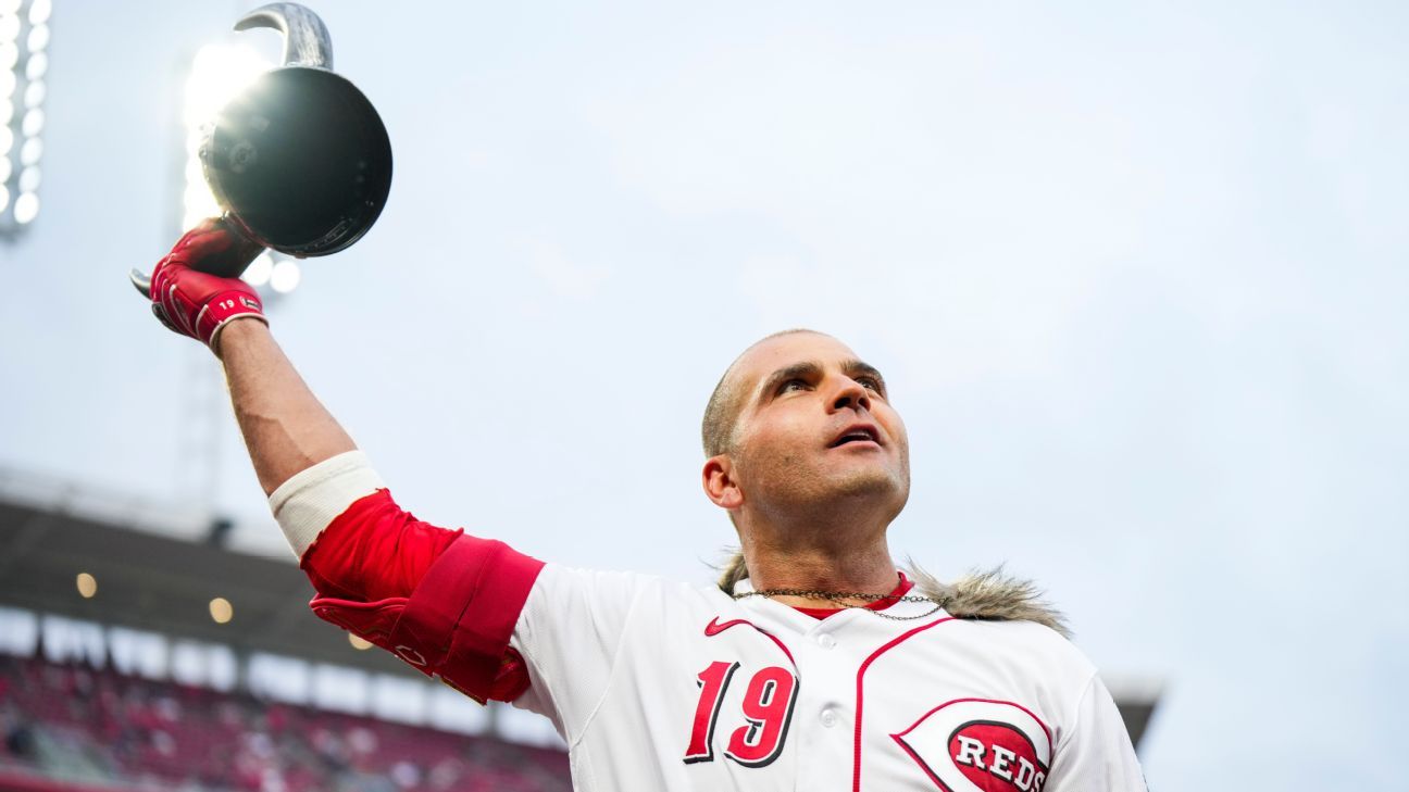 Votto hits 300th homer, adds 2 doubles as Reds beat Cubs 8-6