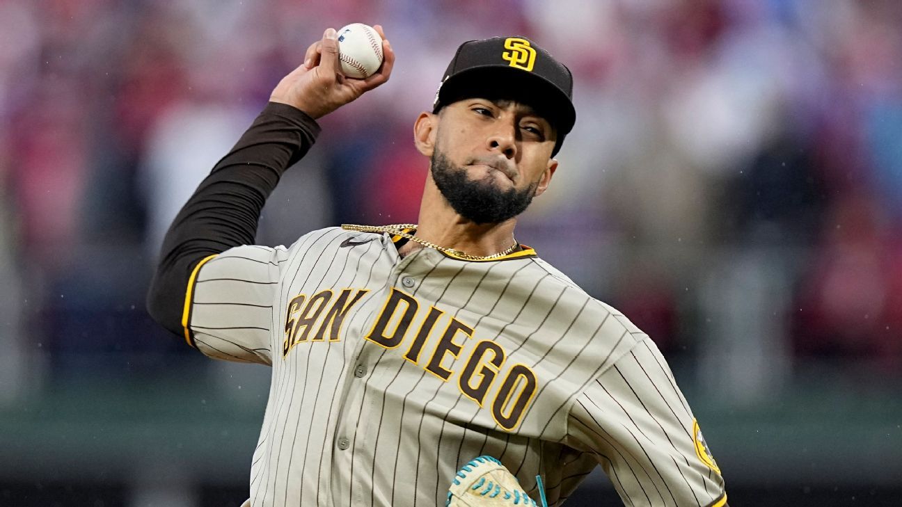 Padres pitcher Robert Suárez ejected after sticky substance check