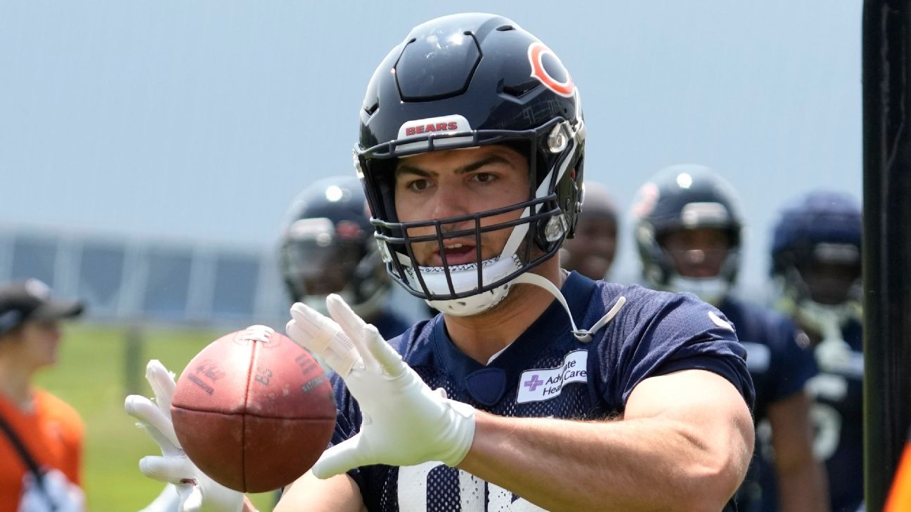 Bears Agree to 4-Year, $50 Million Extension with TE Cole Kmet - Bears  Insider