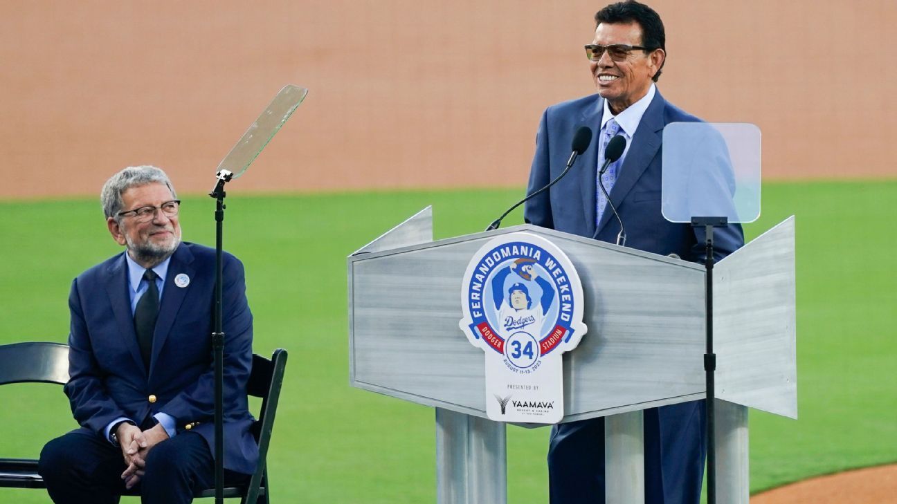 los-ngeles-dodgers-rinde-homenaje-e-inmortaliza-a-valenzuela-al