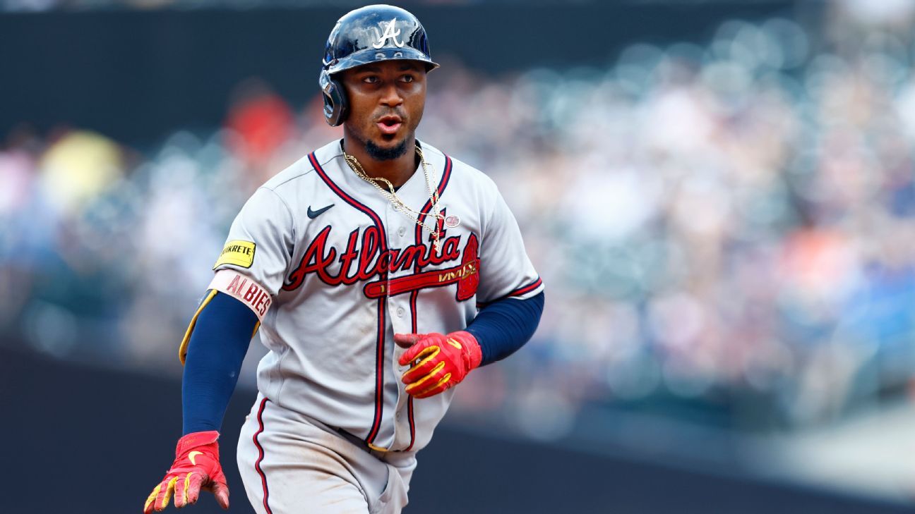 Braves' Albies headed to IL with hamstring strain