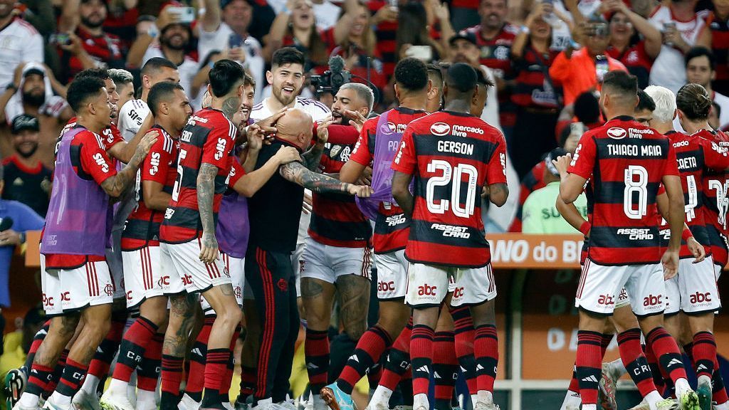 Arrascaeta explica comemoração amigável de jogadores do Flamengo com Sampaoli:  Instituição acima de tudo