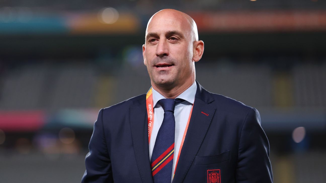 La FIFA suspende a tres años al expresidente de la Federación Española de Fútbol Luis Rubiales