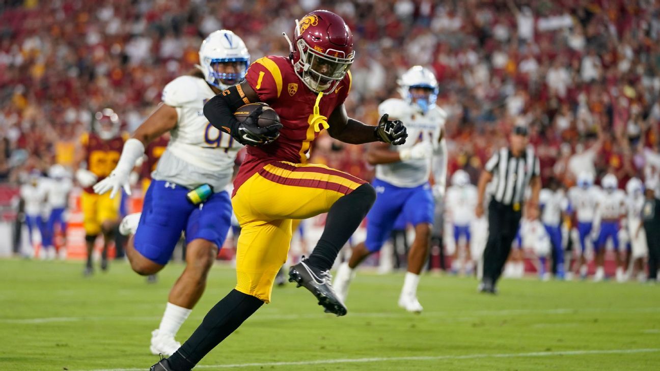 Freshman Branch's electric 2-TD debut lifts USC