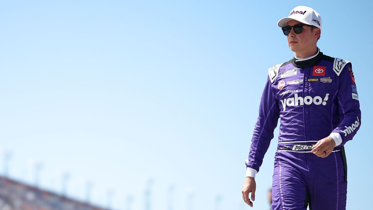 Bell takes pole at Darlington for 1st playoff race