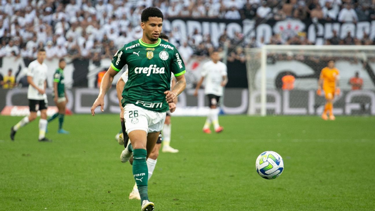 CBF divulga conversas do VAR na expulsão de Murilo em Corinthians x Palmeiras