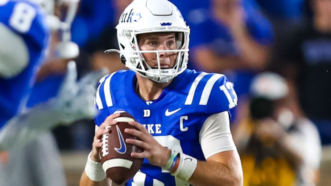 Duke quarterback Riley Leonard enters transfer portal - ESPN