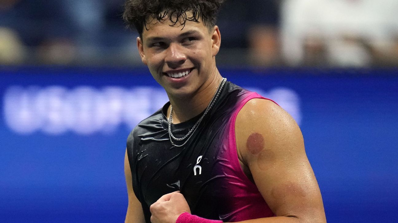 Thrilling US Open Semifinals: Ben Shelton triumphs over Frances Tiafoe in a nail-biting showdown